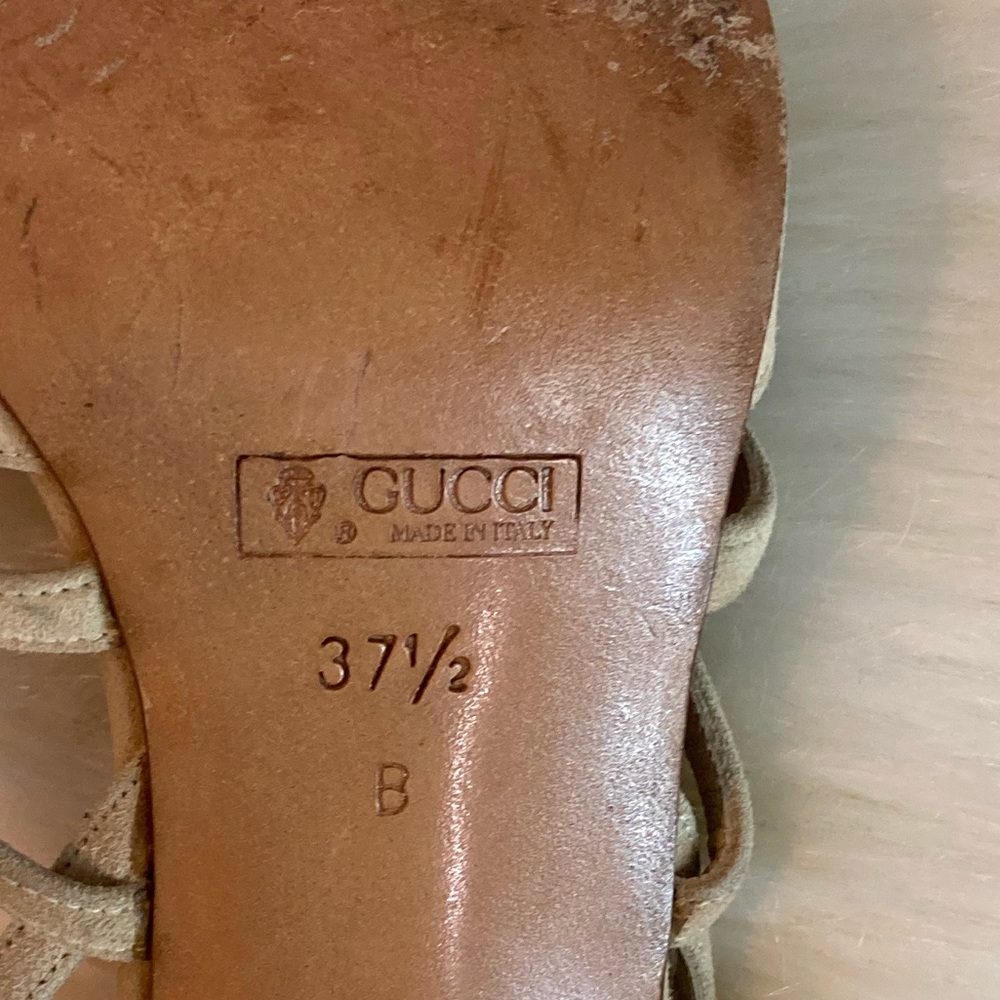 Vintage 90s Y2K Gucci Beige Suede Pointed-Toe Slingback Heels - Picture 8 of 9